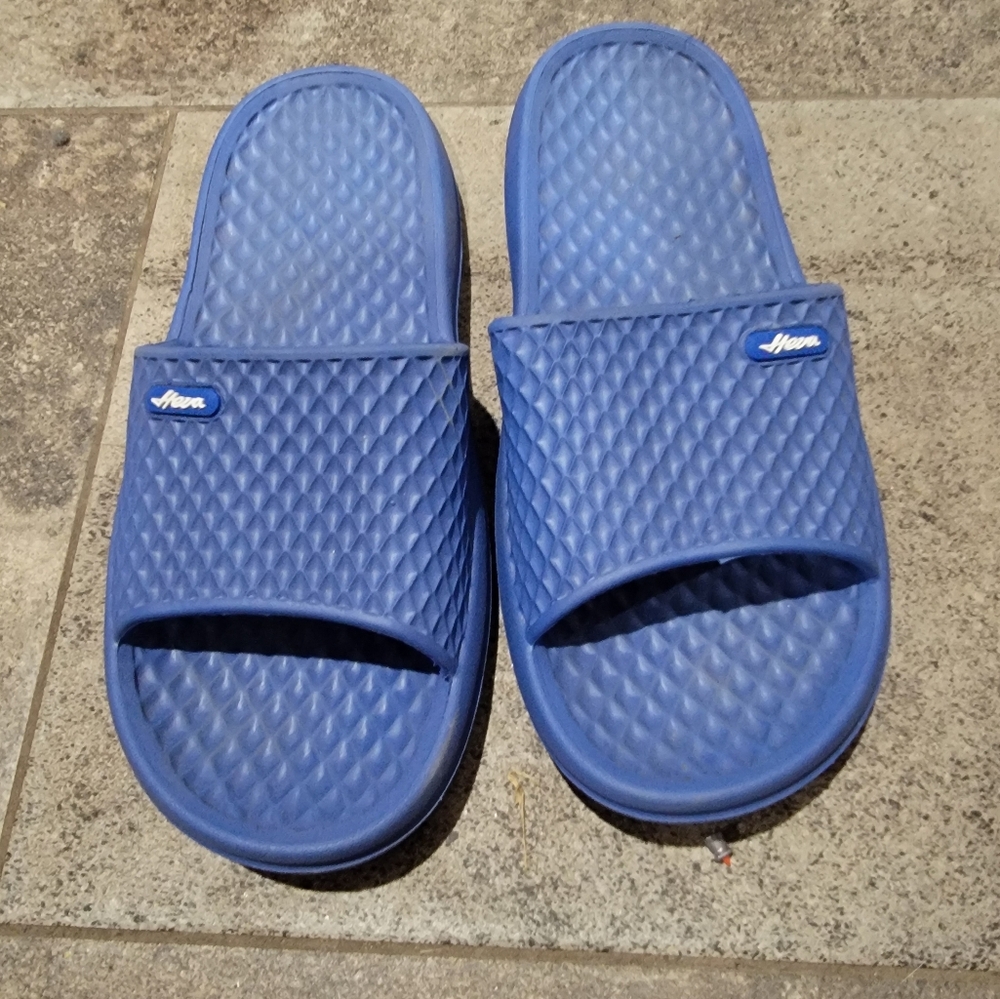 Women's slide sandals
